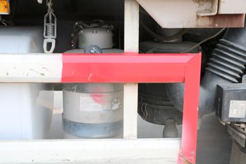 һ����� J6L�п� 180���� 7.7����������ʽ�ػ���ͼƬ