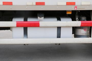 һ����� J6L�п� 180���� 7.7����������ʽ�ػ���ͼƬ