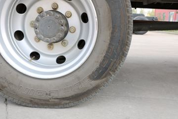 һ����� J6L�п� 180���� 7.7����������ʽ�ػ���ͼƬ