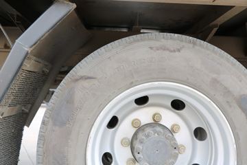 һ����� J6L�п� 180���� 7.7����������ʽ�ػ���ͼƬ