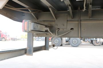 һ����� J6L�п� 180���� 7.7����������ʽ�ػ���ͼƬ