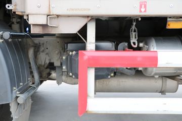 һ����� J6L�п� 180���� 7.7����������ʽ�ػ���ͼƬ