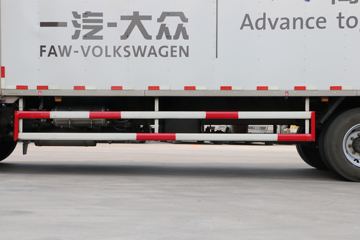 һ����� J6L�п� 180���� 7.7����������ʽ�ػ���ͼƬ