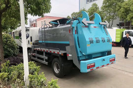 江铃底盘&nbsp;垃圾运输车外观图片