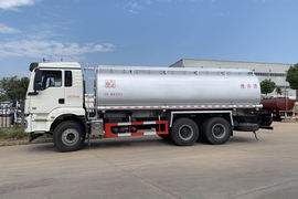 陕汽重卡底盘&nbsp;液体运输车外观图片