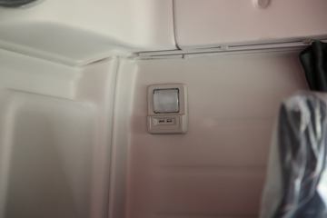 �������� ��ʨC6�ؿ� 440���� 6X4 LNGǣ����(����)(CQ4257HD12384T)ͼƬ