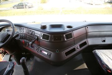 �������� ��ʨC6�ؿ� 440���� 6X4 LNGǣ����(����)(CQ4257HD12384T)ͼƬ