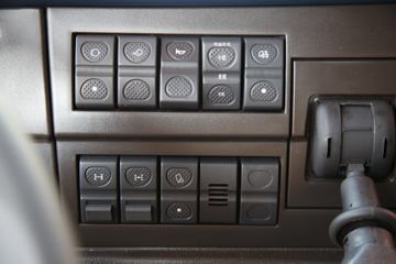 �������� ��ʨC6�ؿ� 440���� 6X4 LNGǣ����(����)(CQ4257HD12384T)ͼƬ