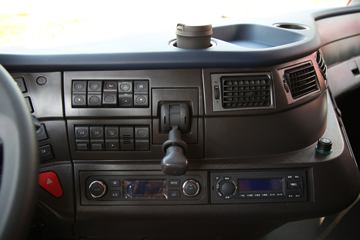 �������� ��ʨC6�ؿ� 440���� 6X4 LNGǣ����(����)(CQ4257HD12384T)ͼƬ