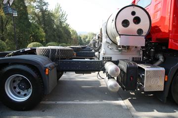 �������� ��ʨC6�ؿ� 440���� 6X4 LNGǣ����(����)(CQ4257HD12384T)ͼƬ