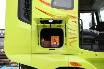 һ����� J7�ؿ� �ļ��� 550���� 6X4 ǣ����(��������)(CA4250P77K25T1E5)ͼƬ