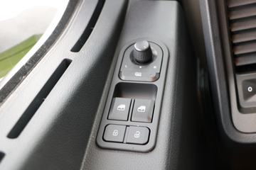 һ����� J7�ؿ� �ļ��� 550���� 6X4 ǣ����(��������)(CA4250P77K25T1E5)ͼƬ