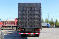 一汽解放 新J6P重卡 重载型 460马力 8X4 9.5米仓栅式载货车(CA5310CCYP66K24L7T4E5)