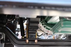 一汽解放 新J6P重卡 重载型 460马力 8X4 9.5米仓栅式载货车(CA5310CCYP66K24L7T4E5)