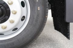 青岛解放 龙VH 2.0版 240马力 4X2 6.75米仓栅式载货车(CA5189CCYPK2L2E5A80)