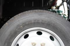 青岛解放 龙VH 2.0版 240马力 4X2 6.75米仓栅式载货车(CA5189CCYPK2L2E5A80)