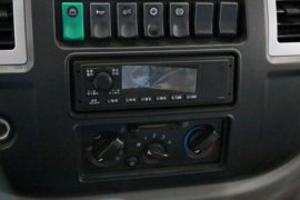 东风华神底盘&nbsp;垃圾运输车驾驶室图片