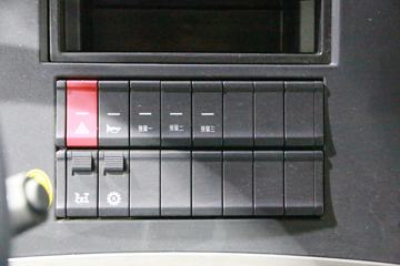 �����ؿ� ������M3000 350���� 8X4 5.6��������ж��ͼƬ