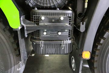 �����ؿ� ������M3000 350���� 8X4 5.6��������ж��ͼƬ
