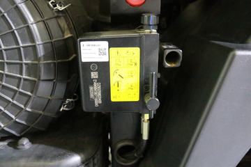 �����ؿ� ������M3000 350���� 8X4 5.6��������ж��ͼƬ