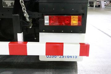 �����ؿ� ������M3000 350���� 8X4 5.6��������ж��ͼƬ