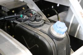 东风商用车底盘&nbsp;油罐车底盘图片