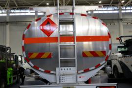 东风商用车底盘&nbsp;油罐车上装图片