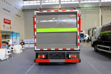 庆铃底盘&nbsp;垃圾运输车外观图片