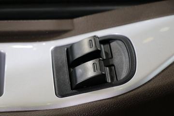 �������� ����H5�п� 245���� 4X2 9.7����ʽ�ػ���(����)ͼƬ