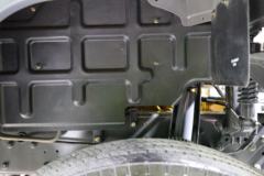 东风柳汽 乘龙H5中卡 245马力 4X2 9.7米厢式载货车(国六)(LZ5180XXYH5AC2)