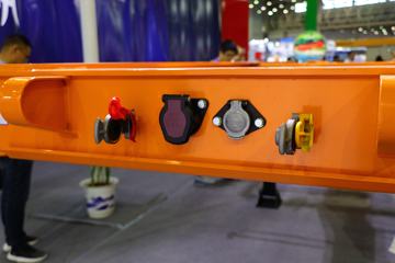 40英寸系列&nbsp;集装箱式半挂车外观图片