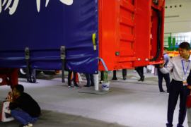 13.75米系列&nbsp;厢式半挂车外观图片