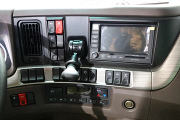 �������� ����H7 400���� 6X4 5.4����ж��ͼƬ