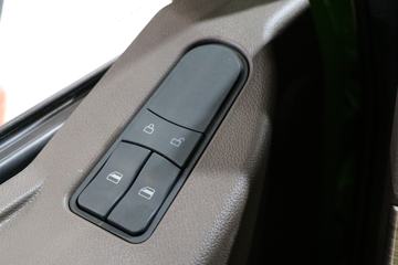 �������� ����H7 400���� 6X4 5.4����ж��ͼƬ