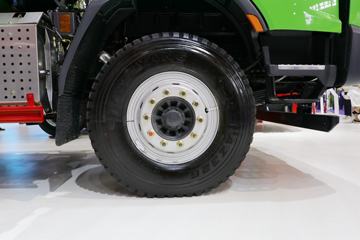 �������� ����H7 400���� 6X4 5.4����ж��ͼƬ