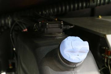 �������� ����H7 400���� 6X4 5.4����ж��ͼƬ