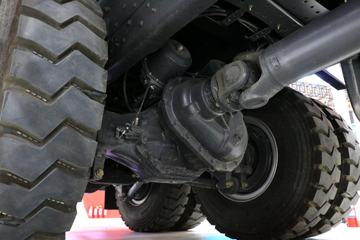 �������� ����H7 400���� 6X4 5.4����ж��ͼƬ