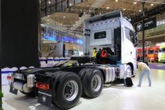 福田 欧曼EST重卡 国典版 超级卡车 560马力 6X4牵引车(16挡)