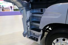 福田 欧曼EST重卡 国典版 超级卡车 560马力 6X4牵引车(16挡)
