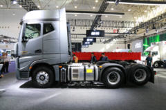 江淮 格尔发K7W重卡 560马力 6X2R AMT牵引车(国六)