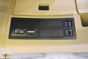 �����ؿ� ����X3000 460���� 6X4 LNGǣ����(����)ͼƬ