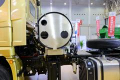 陕汽重卡 德龙X3000 460马力 6X4 LNG牵引车(国六)