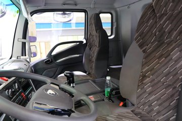 ���� ŷ��Rϵ 220���� 8.1���Ű���ʽ�ػ���(����)(BJ5166XXY-2A)ͼƬ