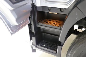 ���� ŷ��Rϵ 220���� 8.1���Ű���ʽ�ػ���(����)(BJ5166XXY-2A)ͼƬ