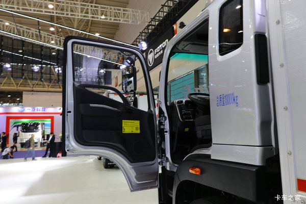 恭喜杜老板、李老板、罗老板 喜提欧马可S5载货车