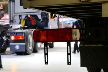 ���� ŷ��Rϵ 220���� 8.1���Ű���ʽ�ػ���(����)ͼƬ