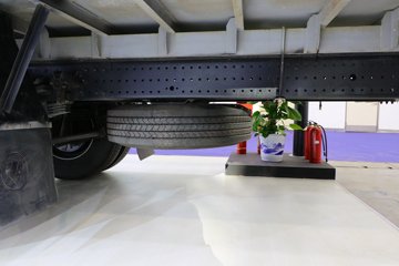 ���� ŷ��Rϵ 220���� 8.1���Ű���ʽ�ػ���(����)ͼƬ