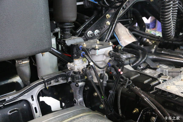 �������񶫷����ó�����KL�ؿ� 465���� 6X4ǣ����