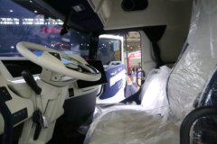 东风商用车 天龙重卡 560马力 4X2 AMT自动挡概念牵引车(国六)