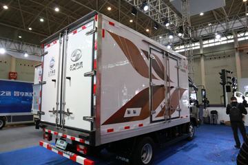 Ծ�� ��ԽC500-33 156���� 4X2 4.09����س�(SH5042XLCZFDDWZ3)ͼƬ